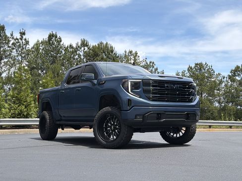 Used 2024 GMC Sierra 1500 Elevation w/ X31 Off-Road Package AWD/4WD image 2