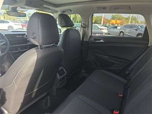 New 2026 Volkswagen Taos SE image 9