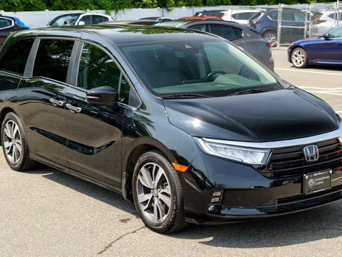 Used 2023 Honda Odyssey Touring image 9