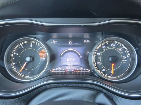 Used 2023 Jeep Cherokee Altitude Lux AWD/4WD image 18