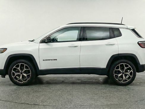 Used 2025 Jeep Compass Limited AWD/4WD image 5