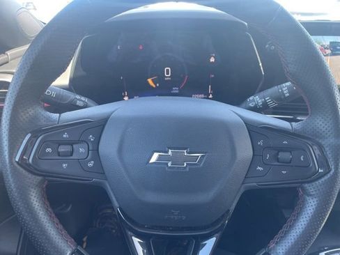 Used 2024 Chevrolet Trax RS w/ Sunroof Package FWD image 16