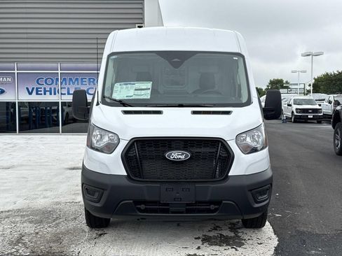 New 2026 Ford Transit 250 148 Medium Roof w/ Load Area Protection Package RWD image 8