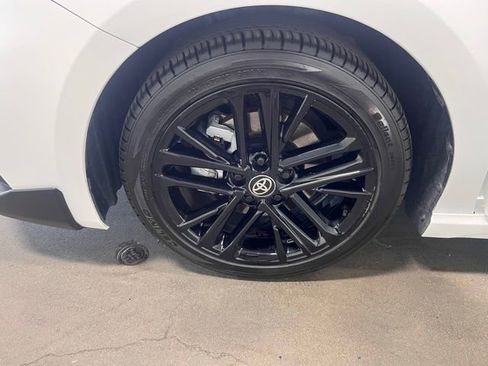 Used 2025 Toyota Camry SE image 30