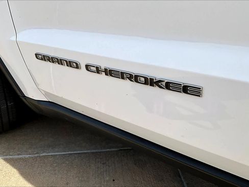 Used 2020 Jeep Grand Cherokee Limited w/ Luxury Group II image 34