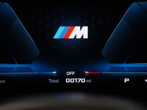 Used 2025 BMW M235i xDrive w/ Premium Package image 21