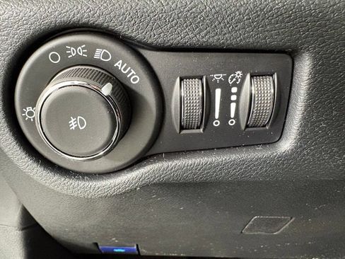 New 2026 Chrysler Pacifica Select FWD image 27