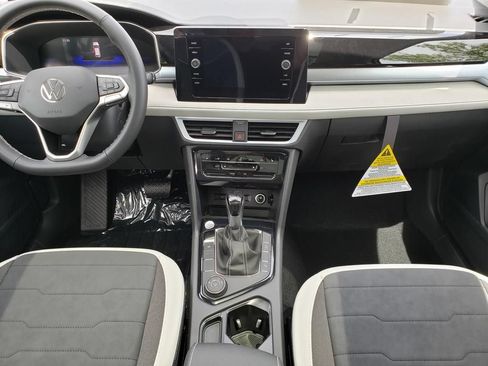 New 2026 Volkswagen Taos SE AWD/4WD image 9