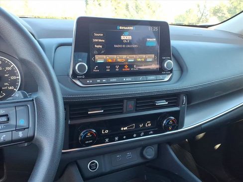 Used 2021 Nissan Rogue SV image 15