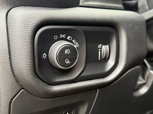 Used 2023 RAM 1500 Big Horn AWD/4WD image 17