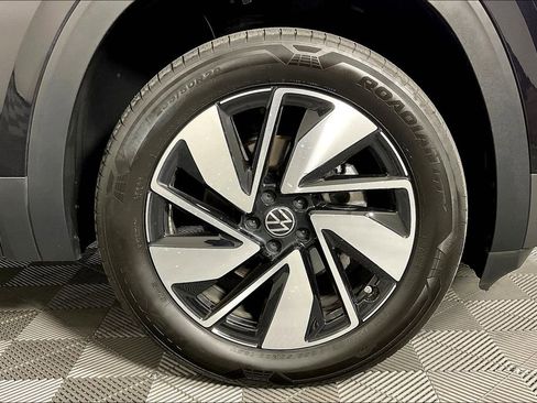 Used 2024 Volkswagen Atlas SE image 11