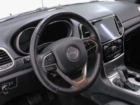 Used 2019 Jeep Grand Cherokee Altitude AWD/4WD image 32