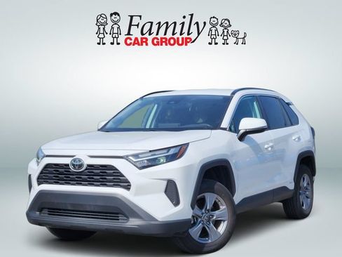 Certified 2025 Toyota RAV4 XLE AWD/4WD image 1