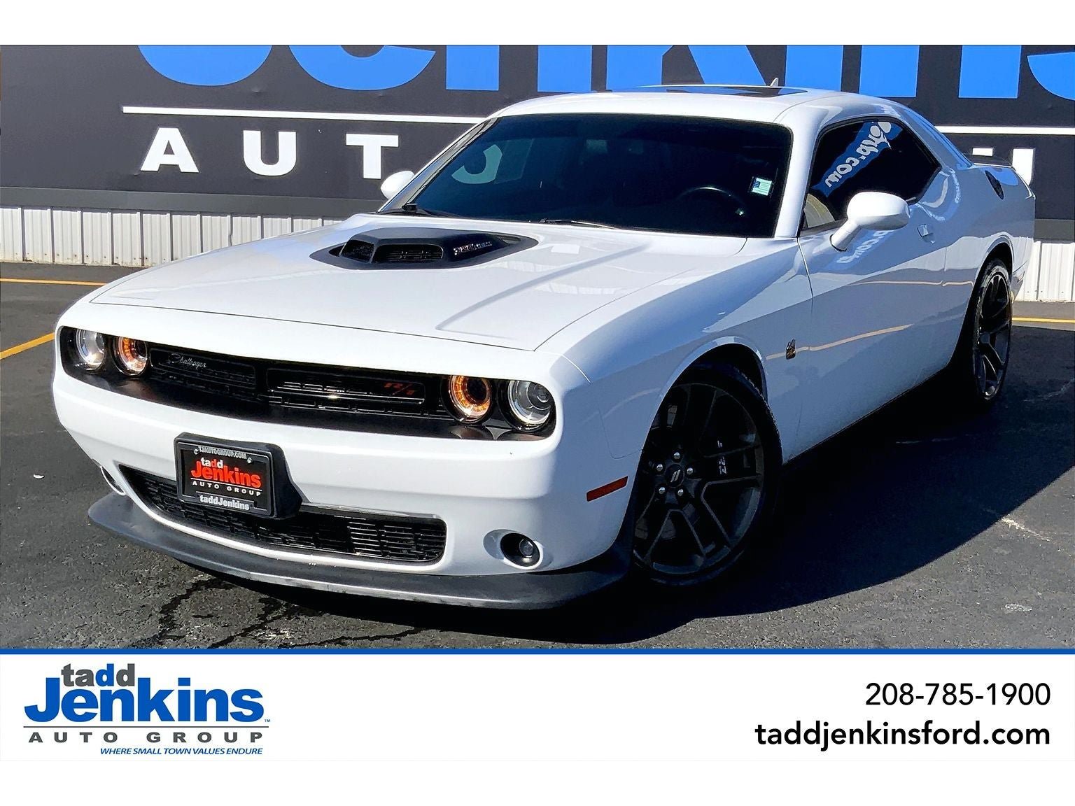 Used 2022 Dodge Challenger R/T Scat Pack w/ Shaker Package RWD image 1