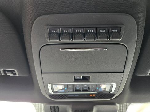 Used 2024 Ford F450 Platinum image 31