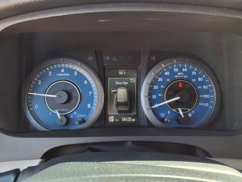 Used 2020 Toyota Sienna L image 13