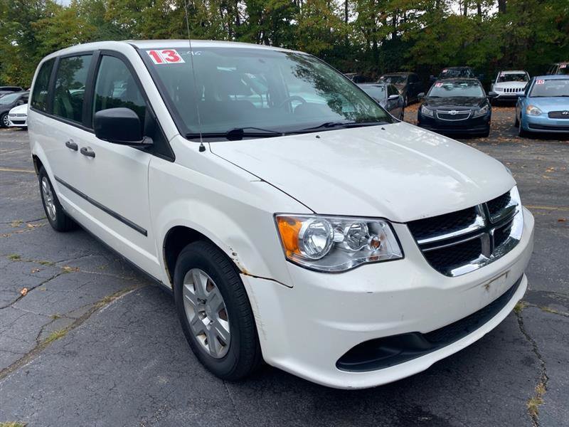 Used 2013 Dodge Grand Caravan American Value Package w/ UConnect Hands-Free Group FWD image 5