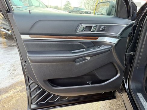 Used 2016 Ford Explorer Limited w/ Equipment Group 301A image 10