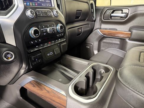 Used 2022 GMC Sierra 1500 SLT AWD/4WD image 15