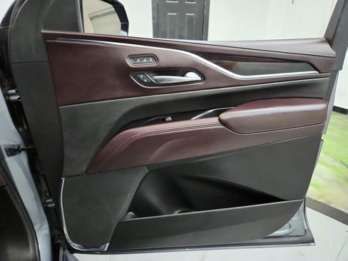 Used 2022 Cadillac Escalade ESV Sport Platinum w/ LPO, ONYX Package AWD/4WD image 31