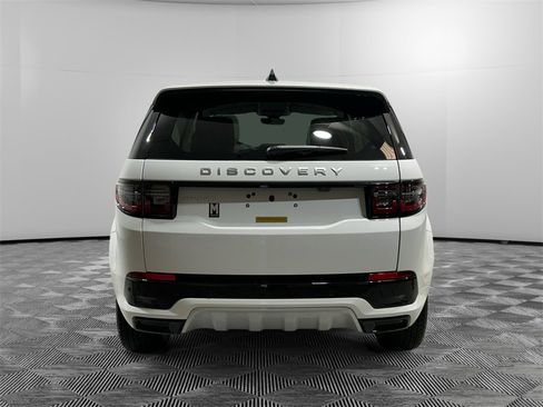 New 2025 Land Rover Discovery Sport S image 4