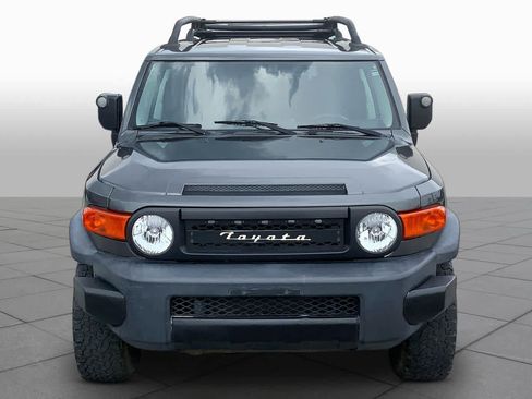 Used 2010 Toyota FJ Cruiser 2WD w/ TRD Sport Pkg image 3