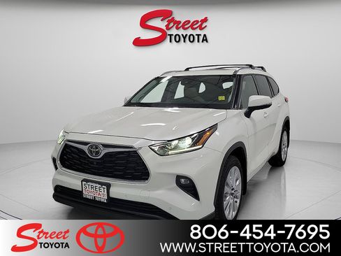 Used 2021 Toyota Highlander Limited AWD/4WD image 1