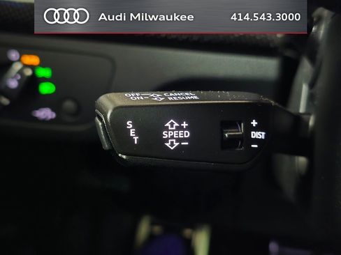 Used 2025 Audi SQ5 Premium Plus AWD/4WD image 32