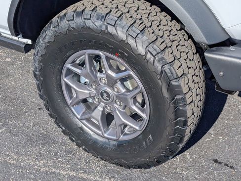 New 2025 Ford Bronco Badlands image 17