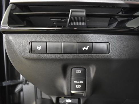 Certified 2025 Nissan Murano SV AWD/4WD image 14