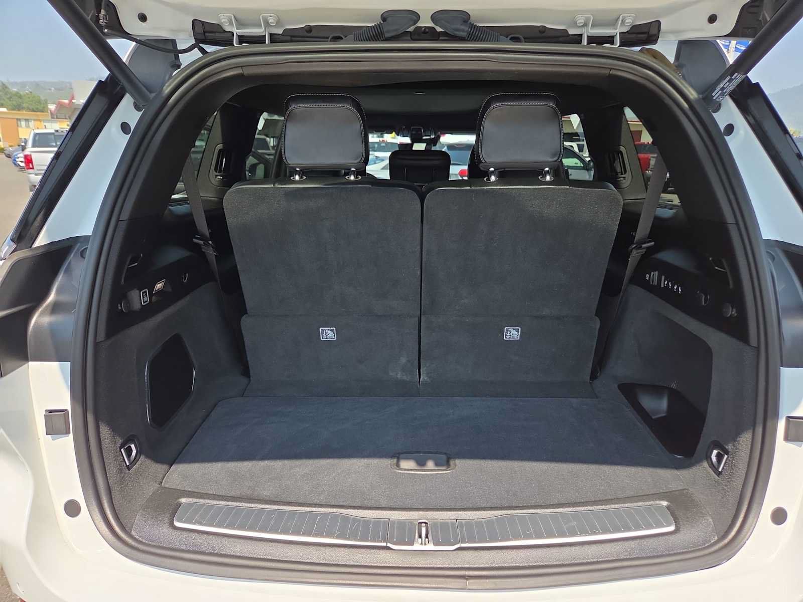 Used 2023 Jeep Grand Cherokee L Overland w/ Rear Seat Video Group I AWD/4WD image 27