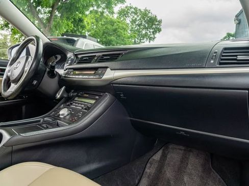 Used 2011 Lexus CT 200h Premium FWD image 44