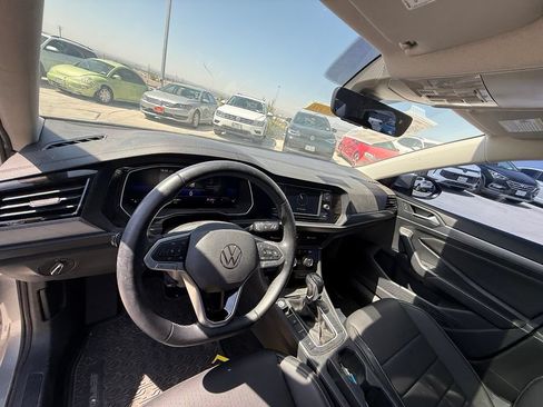 Used 2024 Volkswagen Jetta SE w/ Panoramic Sunroof Package FWD image 16