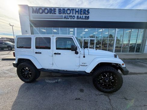 Used 2017 Jeep Wrangler Unlimited Sahara w/ Connectivity Group image 1