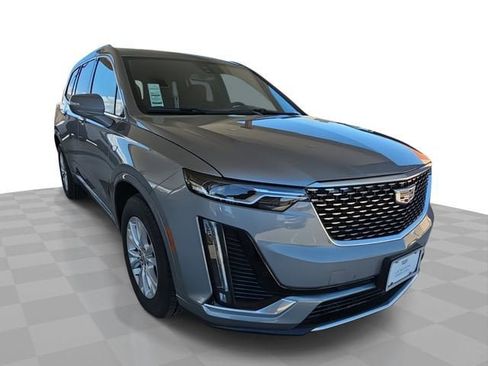New 2025 Cadillac XT6 Luxury image 1