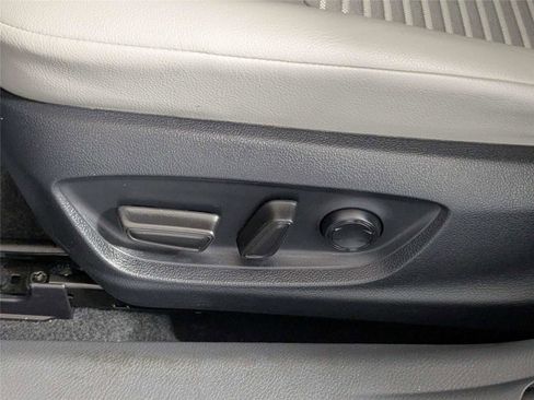 Used 2024 Toyota Camry SE w/ Convenience Package image 11