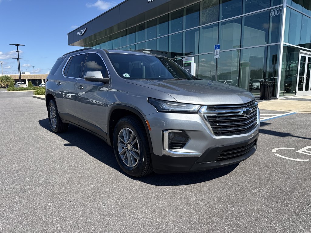 Used 2023 Chevrolet Traverse LT FWD image 10