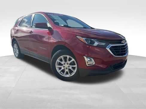 Used 2018 Chevrolet Equinox LT FWD image 2
