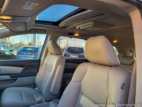 Used 2015 Honda Odyssey Touring Elite image 9