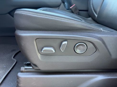 Used 2023 GMC Yukon XL Denali image 16