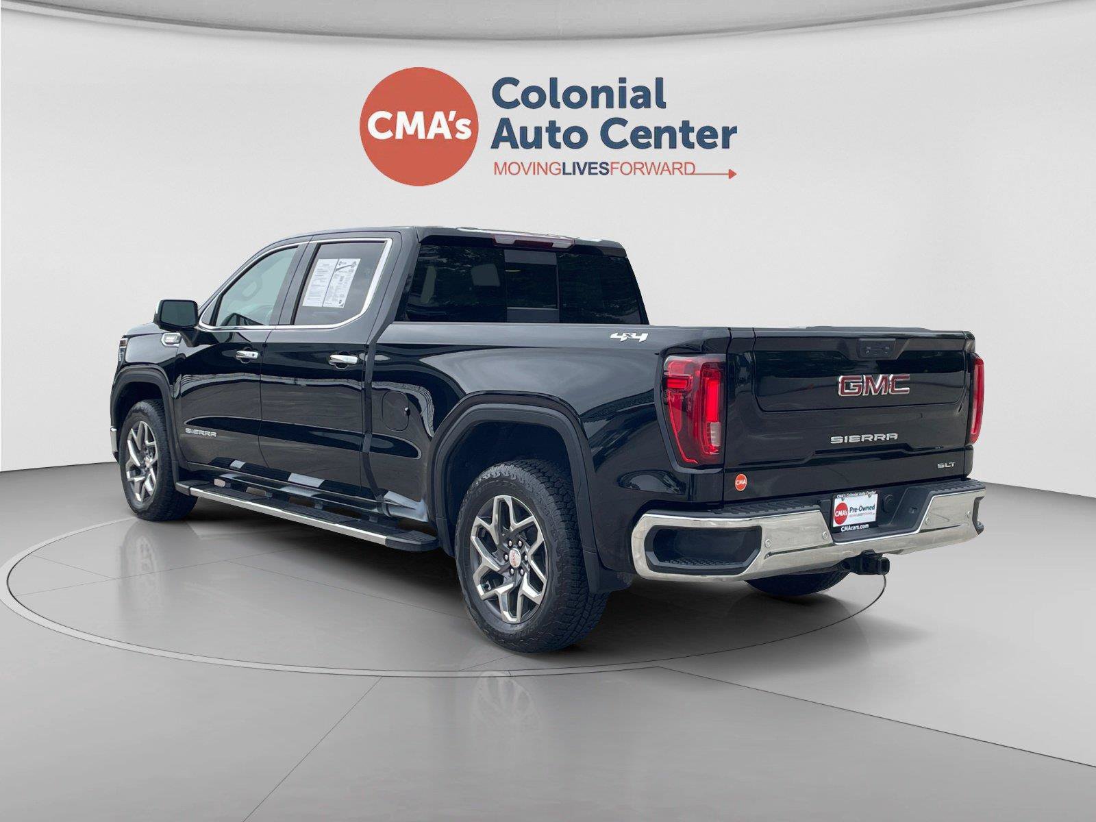 Used 2023 GMC Sierra 1500 SLT w/ SLT Premium Plus Package AWD/4WD image 3
