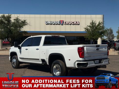 Used 2024 Chevrolet Silverado 3500 High Country w/ High Country Premium Package image 7