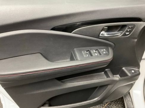 Certified 2025 Honda Ridgeline Black Edition image 10