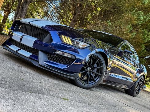 Used 2018 Ford Mustang Shelby GT350 RWD image 5