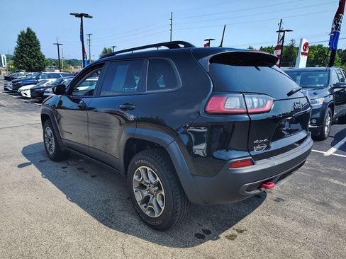 Used 2022 Jeep Cherokee Trailhawk w/ Premium Leather Package AWD/4WD image 6