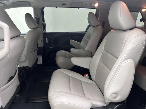 Used 2019 Toyota Sienna Limited Premium AWD/4WD image 14