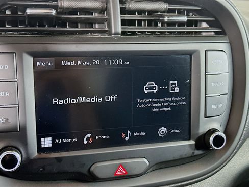 Used 2025 Kia Soul LX w/ LX Technology Package FWD image 21