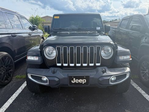 Used 2019 Jeep Wrangler Unlimited Sahara AWD/4WD image 2