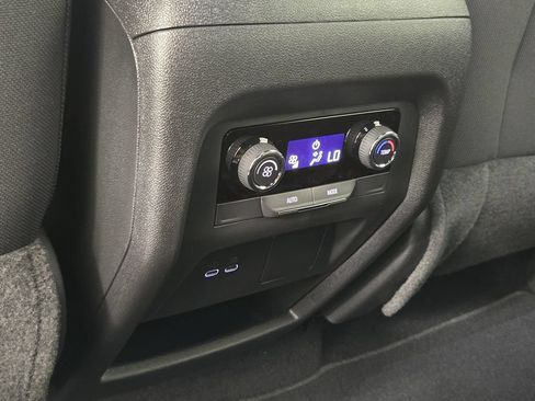 New 2026 Chevrolet Traverse LT w/ Midnight/Sport Edition FWD image 33