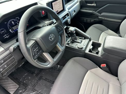 Used 2024 Toyota Tacoma TRD Sport RWD image 4